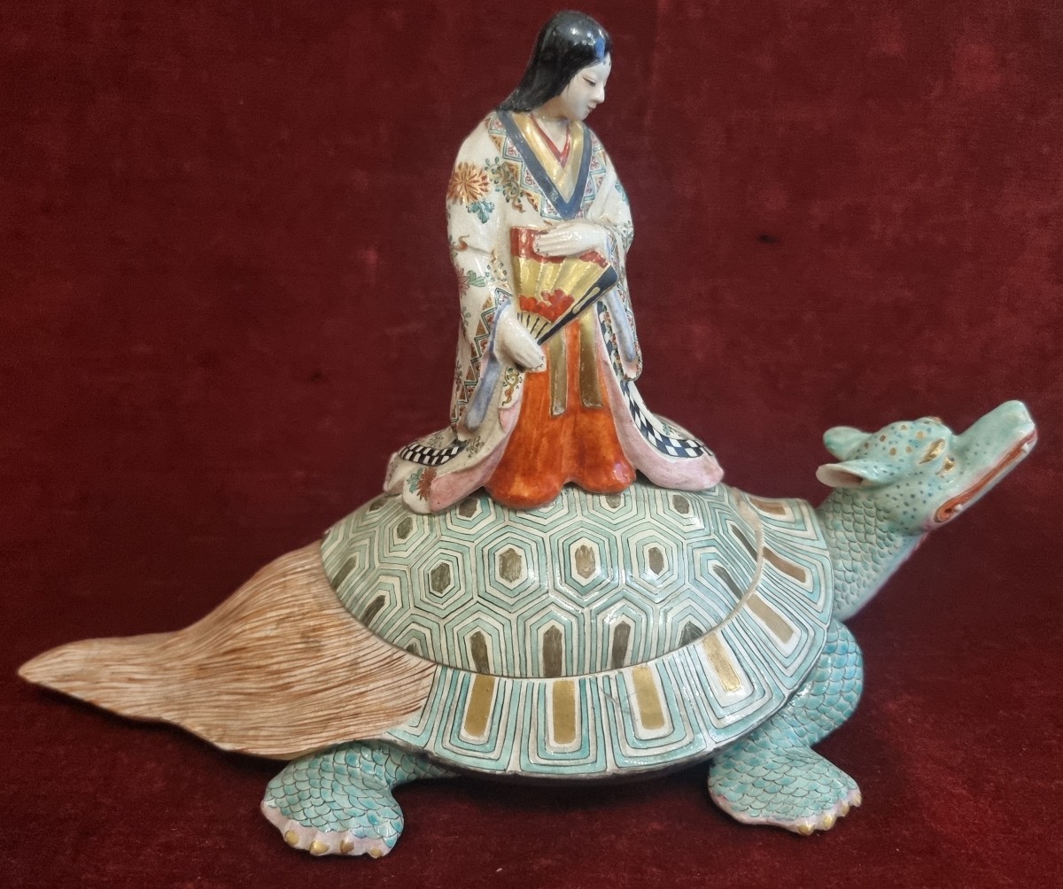 SCATOLA DONNA SU DRAGO CERAMICA SATSUMA GIAPPONE - DEL XIX SECOLO
