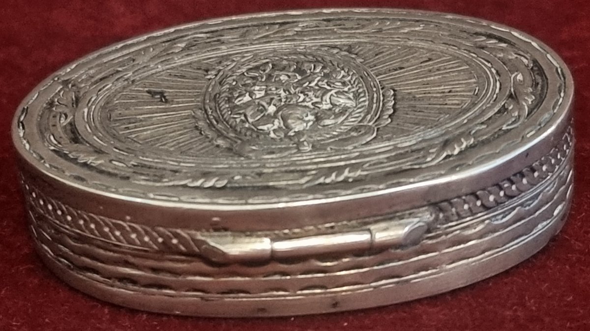 TABACCHIERA IN ARGENTO - META' DEL XVIII SECOLO-photo-2