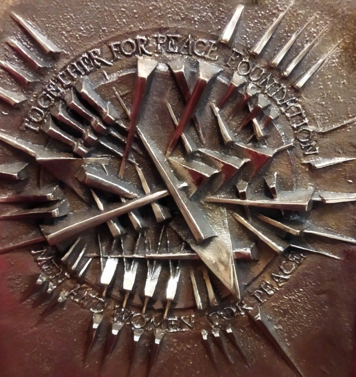 SCULTURA ASTRATTA IN BRONZO ARNALDO POMODORO "Together for Peace Foundation" - 1996-photo-5