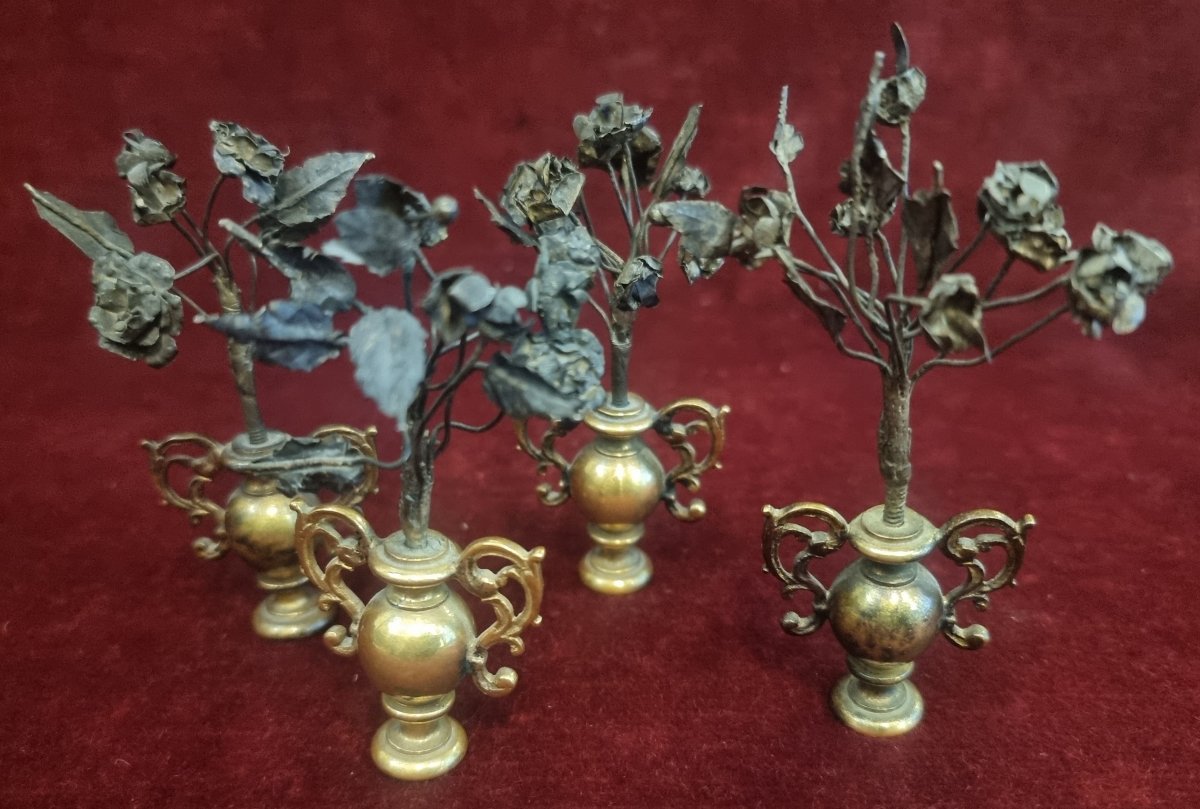 4 VASI MINIATURA IN RAME DORATO CON FIORI IN METALLO ARGENTEO - PRIMI '600 - FIRENZE-photo-3