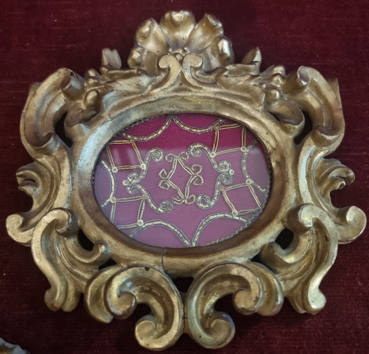 TRE CORNICI DECORATICE IN LEGNO INTAGLIATO E DORATO - ROMA, INIZIO XVIII SECOLO-photo-3