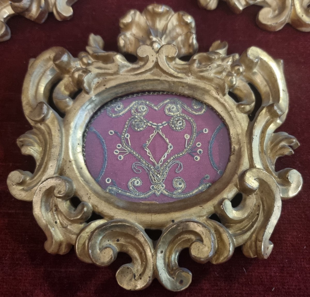 TRE CORNICI DECORATICE IN LEGNO INTAGLIATO E DORATO - ROMA, INIZIO XVIII SECOLO-photo-4