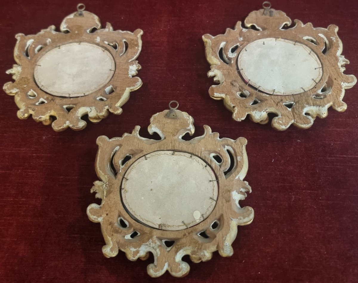TRE CORNICI DECORATICE IN LEGNO INTAGLIATO E DORATO - ROMA, INIZIO XVIII SECOLO-photo-1