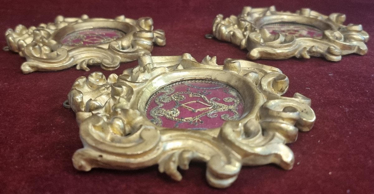 TRE CORNICI DECORATICE IN LEGNO INTAGLIATO E DORATO - ROMA, INIZIO XVIII SECOLO-photo-2
