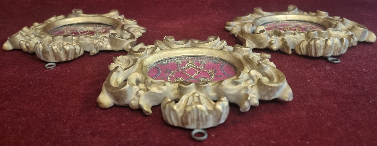 TRE CORNICI DECORATICE IN LEGNO INTAGLIATO E DORATO - ROMA, INIZIO XVIII SECOLO-photo-3
