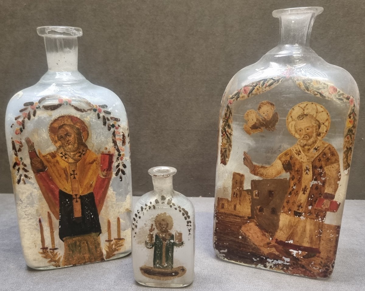 3 BOTTIGLIE IN VETRO DIPINTO - LA MANNA DI SAN NICOLA - XVIII SECOLO