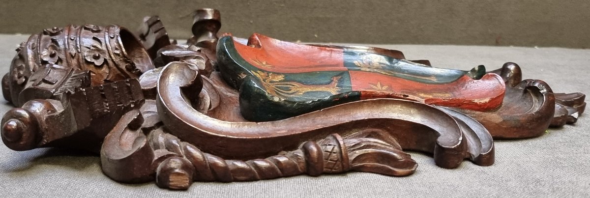 STEMMA DI PAPA CHIGI (1655-1667)(ALESSANDRO VII) IN LEGNO (NOCE) LACCATO E DIPINTO -photo-3