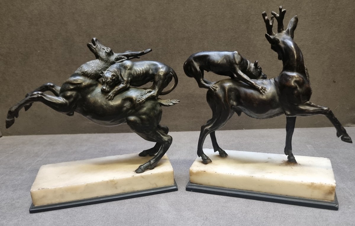 COPPIA SCULTURE IN BRONZO CON BASI IN MARMO - CANI CHE LOTTANO CON CERVI-photo-2