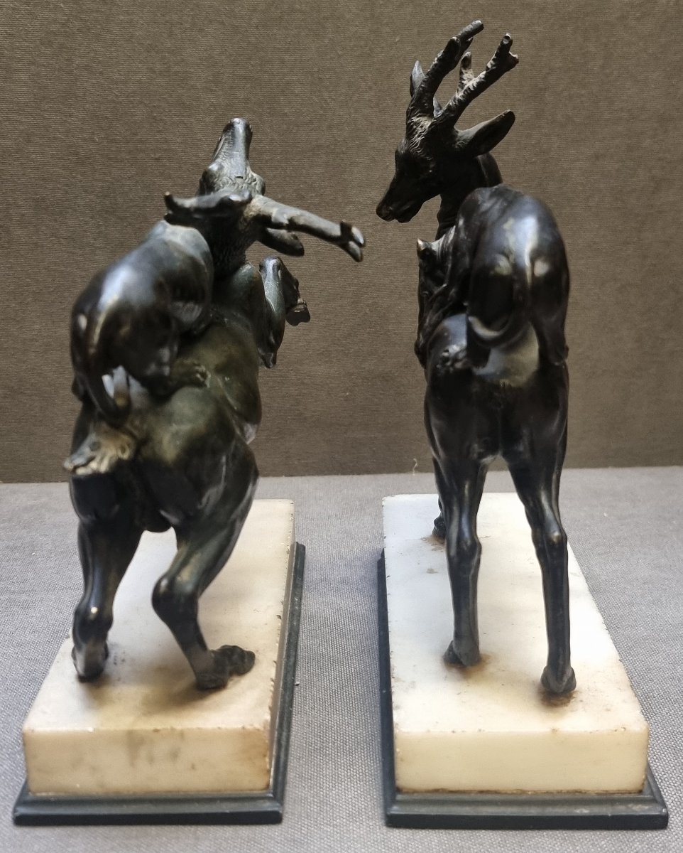 COPPIA SCULTURE IN BRONZO CON BASI IN MARMO - CANI CHE LOTTANO CON CERVI-photo-4