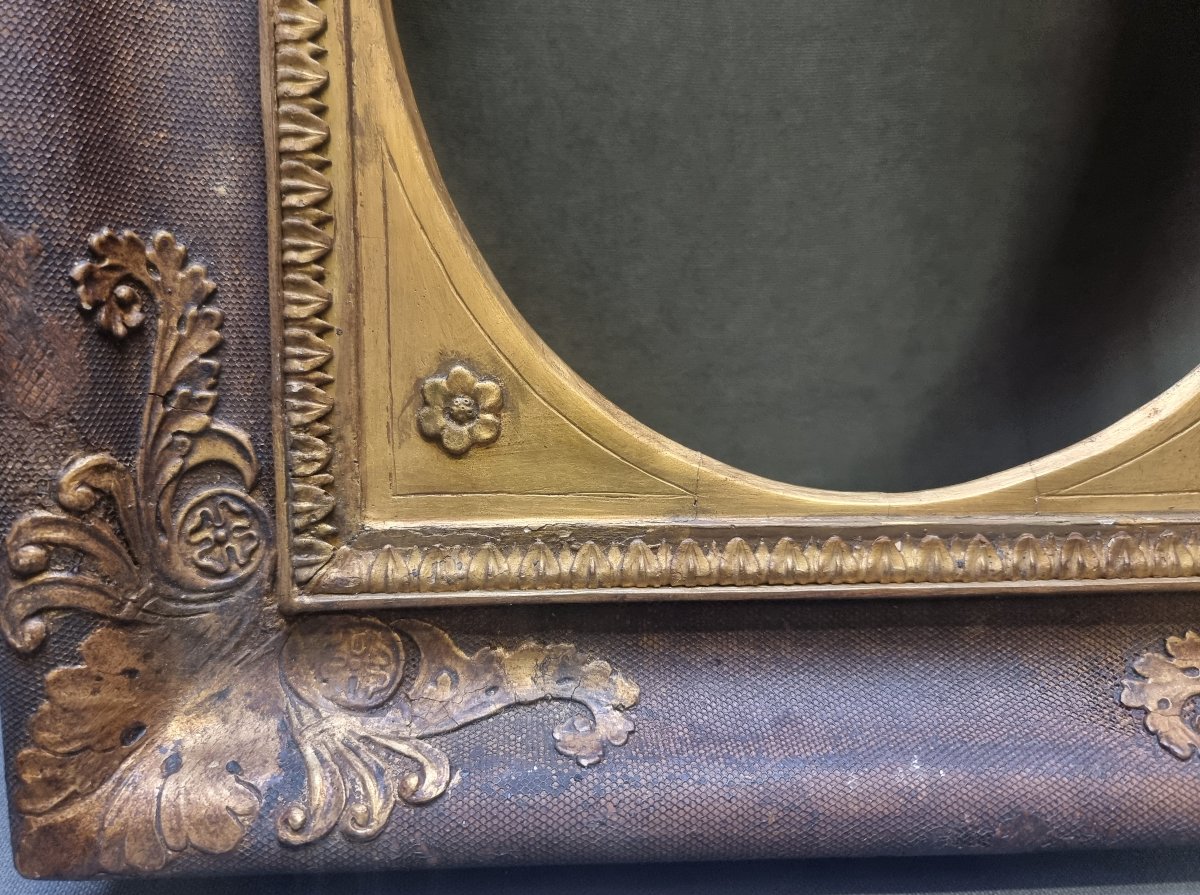 CORNICE IN LEGNO DORATO CON PASSEPARTOUT IN LEGNO CON GUARNITURA A ROSELLINE '800-photo-1