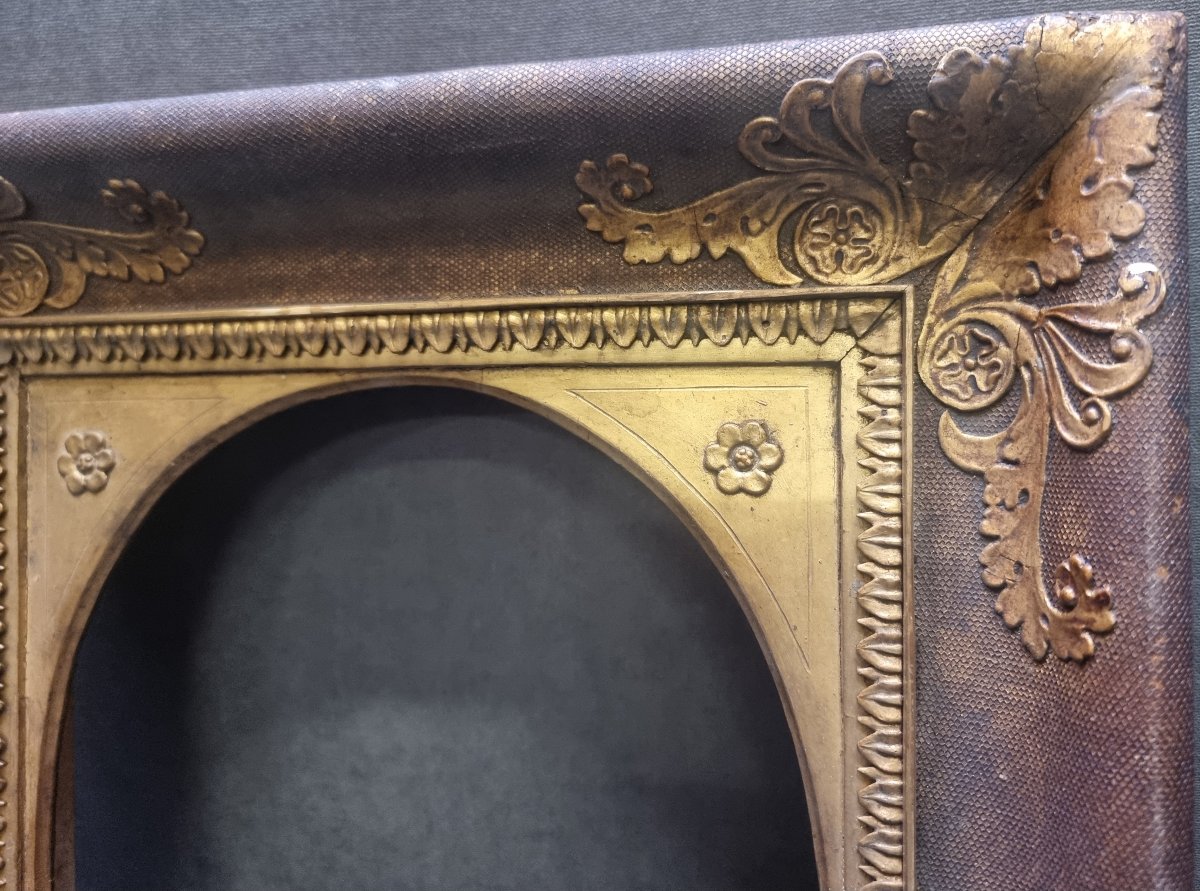 CORNICE IN LEGNO DORATO CON PASSEPARTOUT IN LEGNO CON GUARNITURA A ROSELLINE '800-photo-3