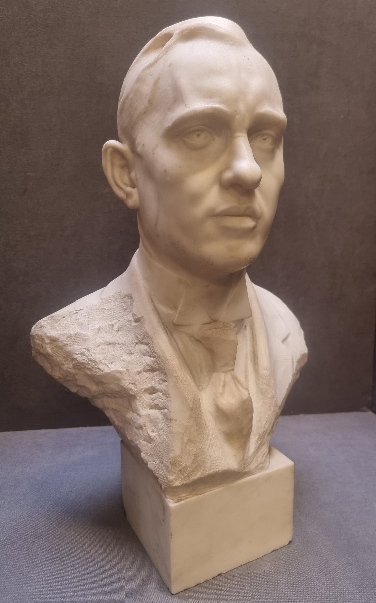 BUSTO UOMO IN MARMO STATUARIO - Firmato Pietro Piraino (1878-1950)