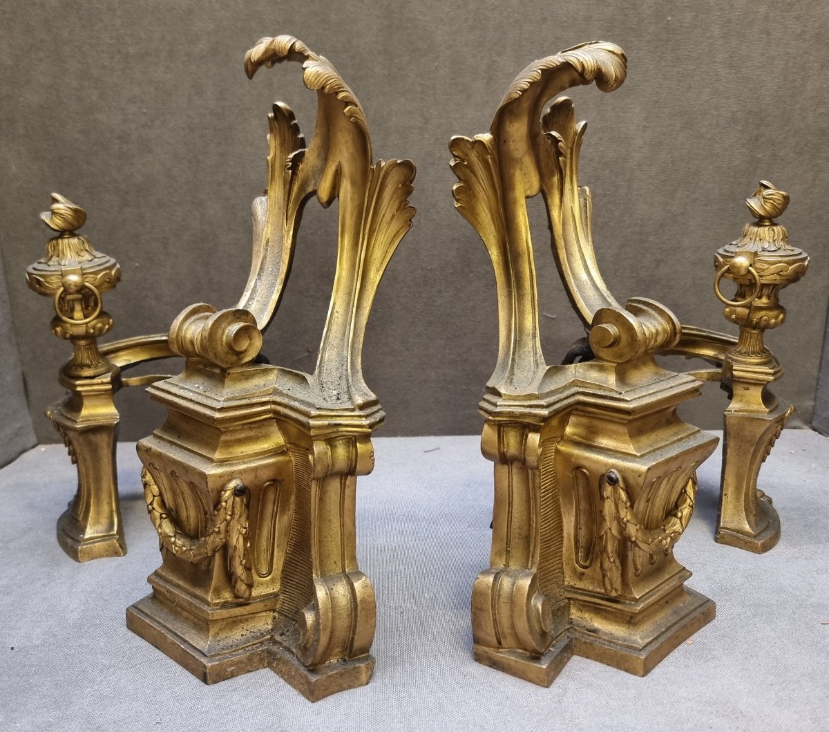 COPPIA ALARI DA CAMINO IN BRONZO DORATO - FRANCIA LUIGI XV - Metà del XVIII secolo-photo-2