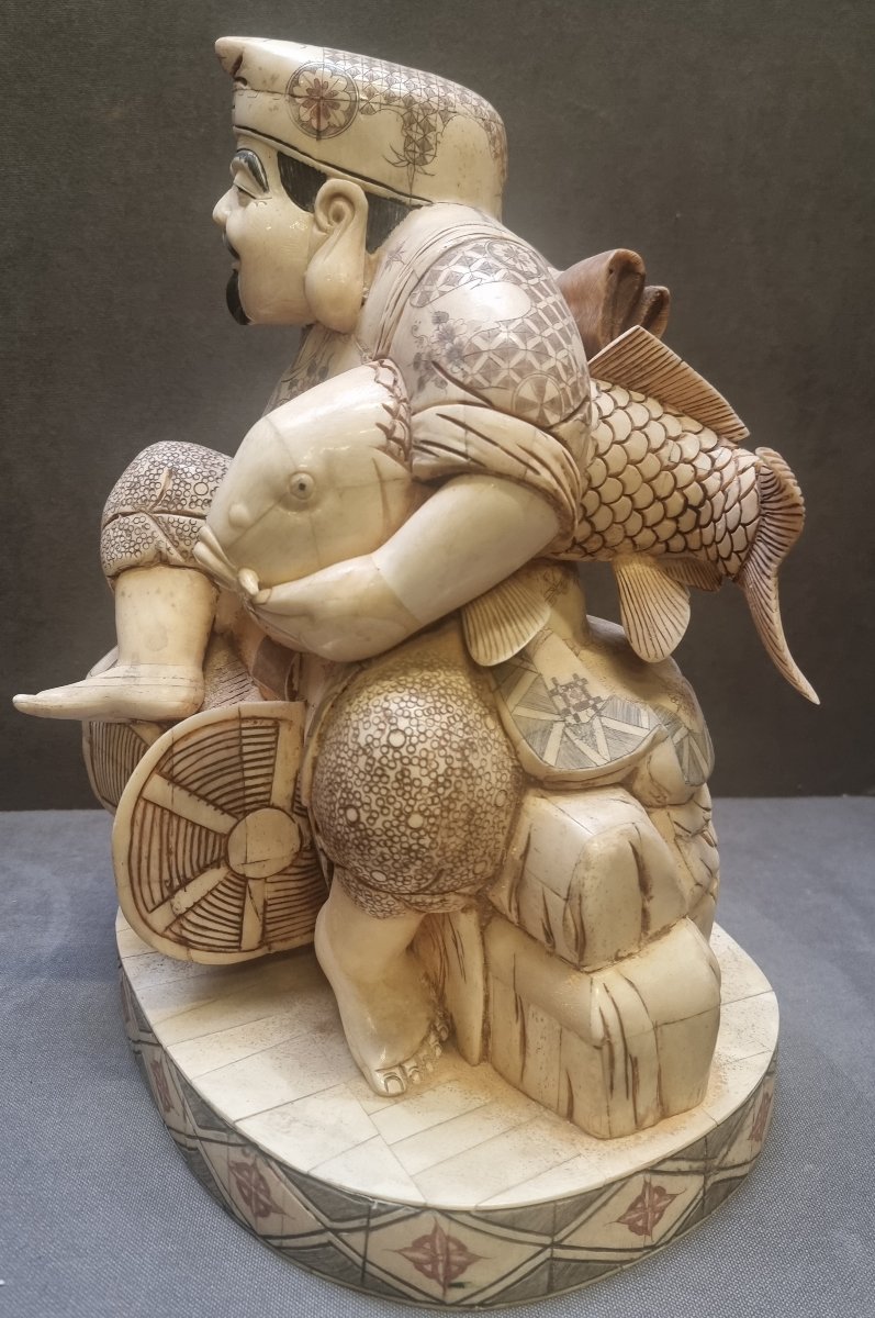 SCULTURA IN PIASTRE D'OSSO APPLICATE - UOMO CON PESCE - ORIENTALE - anni '70-photo-3