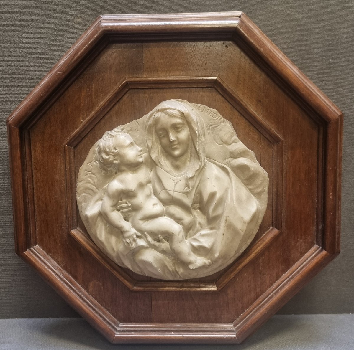 BASSORILIEVO IN MARMO STATUARIO - MADONNA CON BAMBINO - Metà XVII SECOLO
