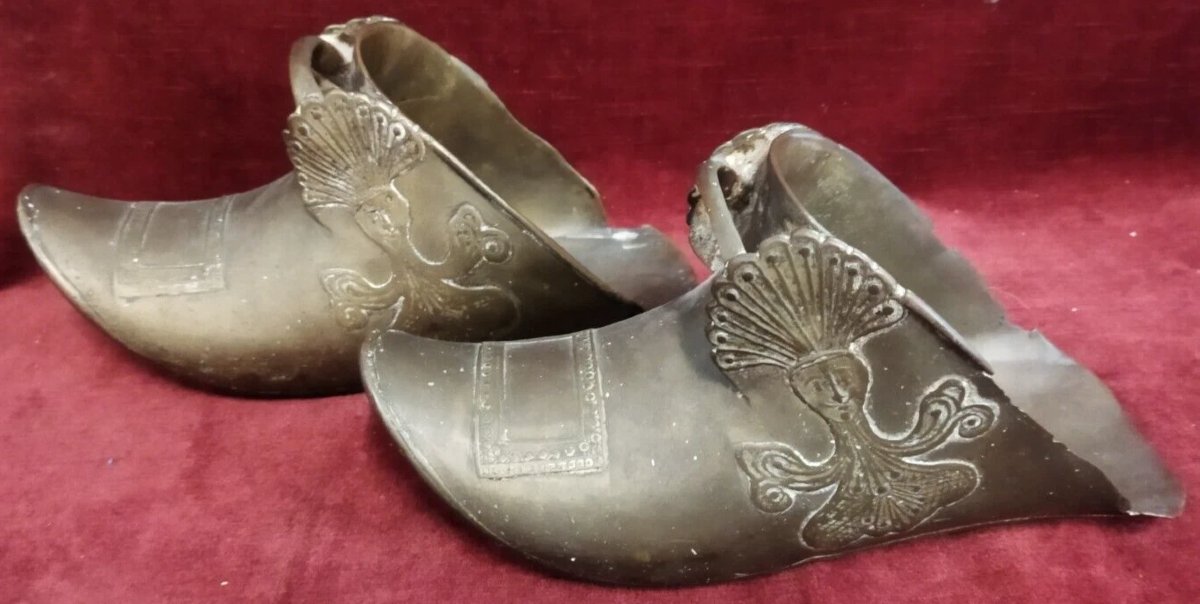 COPPIA ANTICHE STAFFE DA CAVALO - in ottone Dell' 800-photo-1