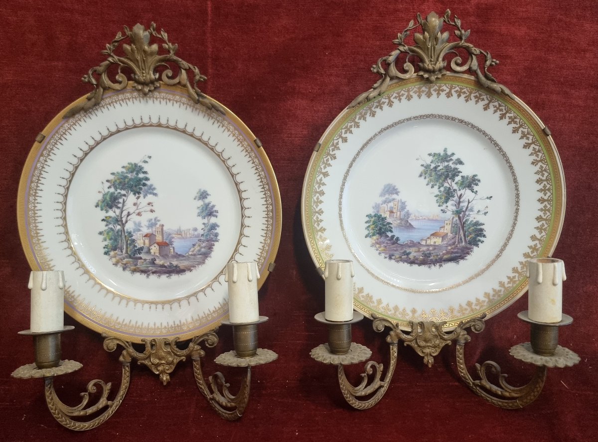 COPPIA APPLIQUES IN BRONZO CON PIATTI IN PORCELLANA DIPINTA (GINORI) - primi '900