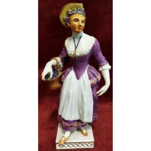 STATUINA "ORTOLANA" IN PORCELLANA DIPINTA MEISSEN - primi '900