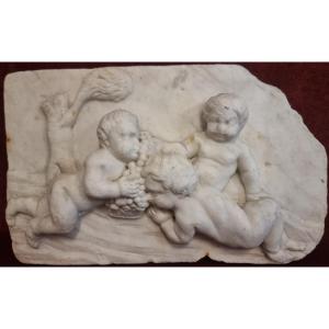 BASSORILIEVO IN MARMO RAFFIGURANTE PUTTI  - PRIMA META DEL XIX SECOLO