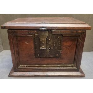 CASSETTA IN LEGNO (NOCE)DEL XVII SECOLO - ITALIA, TOSCANA