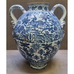 VASO DI FARMACIA IN MAIOLICA DIPINTA CON ARMI DI BARBERINI - XVII secolo Pontif. Urbano VIII