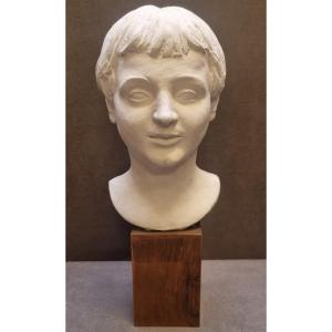 SCULTURA IN GESSO 1935 RAFFIGURANTE RAGAZZO SU BASE IN LEGNO - ALFONSO DI PASQUALE (1899-1987)