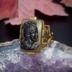 18 K Gold Ring Set With An Agate Cameo In The Profile Of Minerva