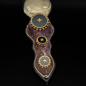 Napoleon III Half-parure In 18 Carat Gold, Onyx And Pearls – Original Case