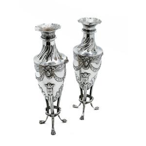 Hanau - Pair Of 800 Thousandths Silver Tripod Vases In The Louis XVI Style, Late XIXᵉ Century.