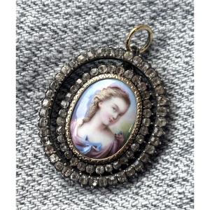 Miniature Pendant On Gold And Silver Porcelain