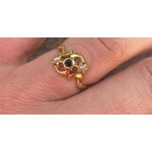 18k Gold Ring With Sapphire And Fine Pearls 