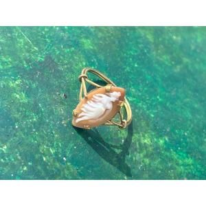 Shuttle Cameo Gold Ring