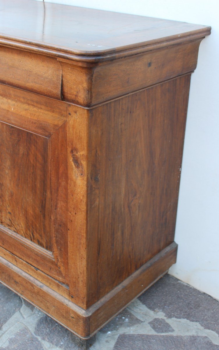 CREDENZA CAPPUCCINA A DUE PORTE E TRE CASSETTI IN NOCE MASSELLO, VERSO 1870-1880-photo-4