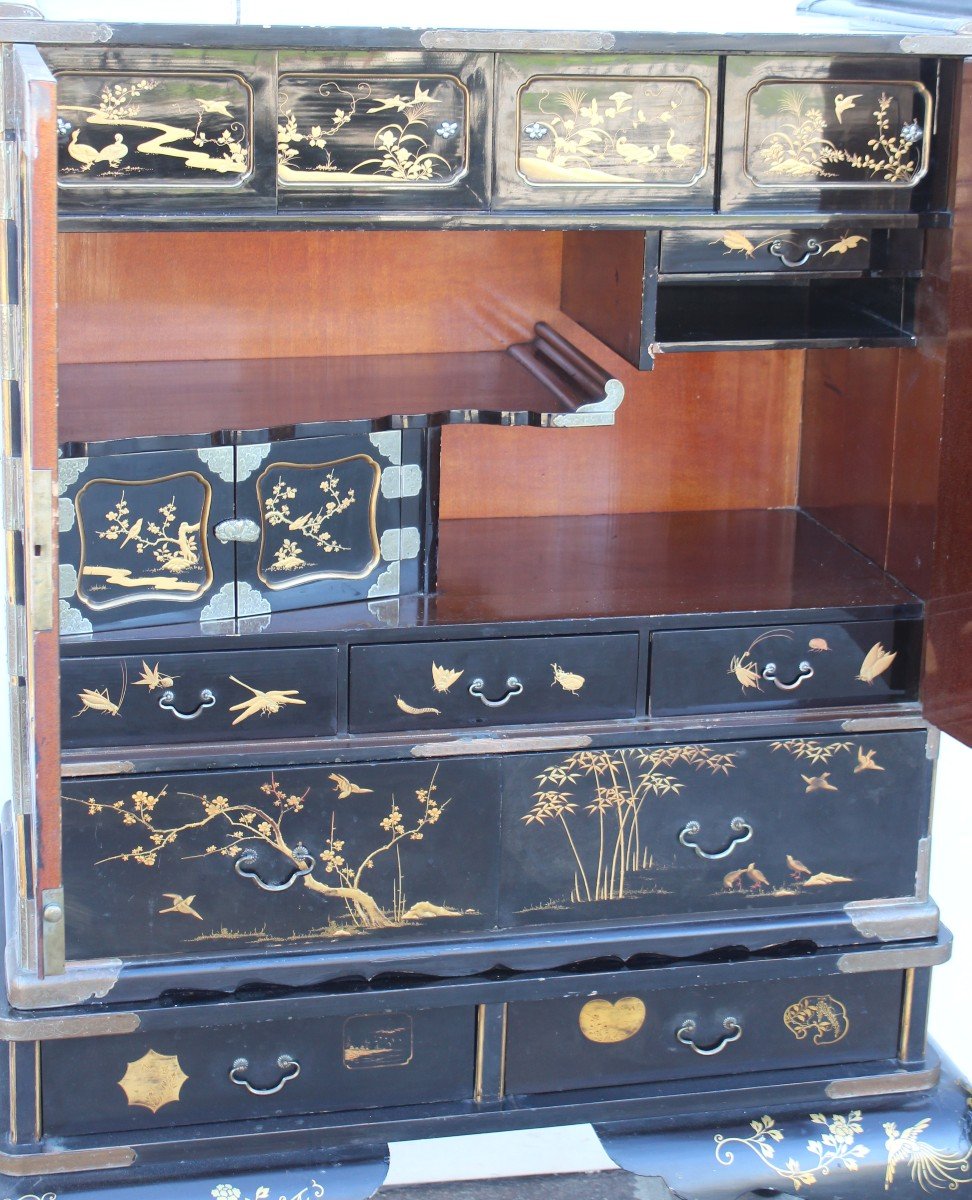 Grande Cabinet Giapponese detto "Kodansu", epoca Meiji, fine del XIX secolo.-photo-1