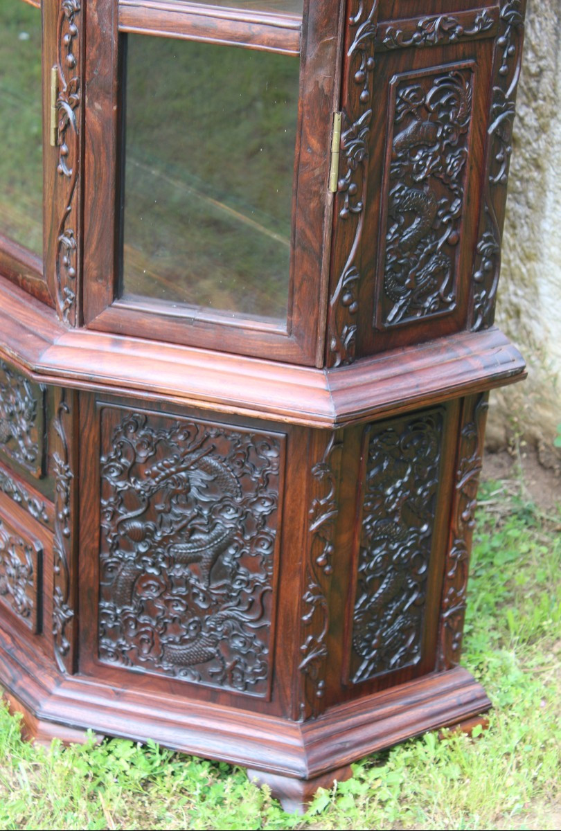 VETRINA CINESE IN LEGNO DURO INTAGLIATO  CON  DRAGONI, XIX SECOLO.-photo-2