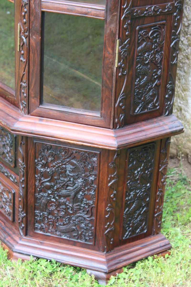 VETRINA CINESE IN LEGNO DURO INTAGLIATO  CON  DRAGONI, XIX SECOLO.-photo-7