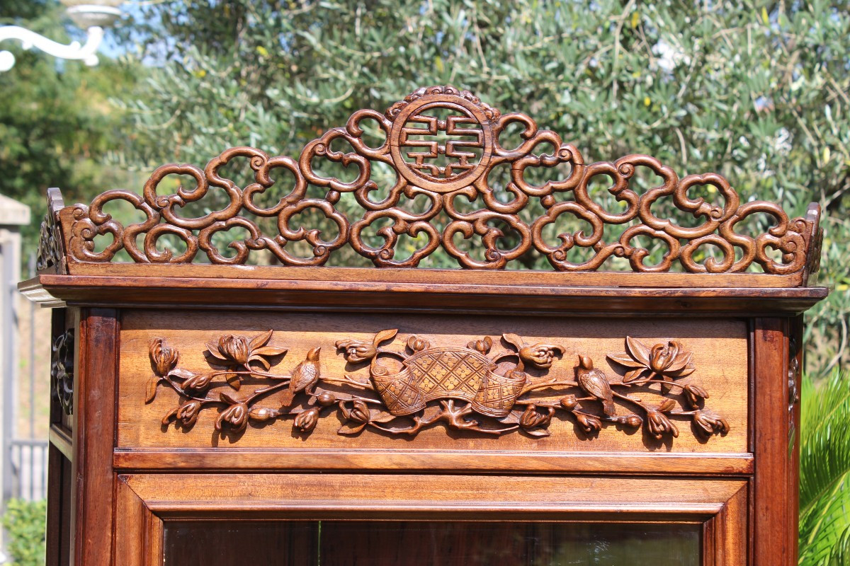Vetrina orientale in legno intagliato, fine XIX secolo.-photo-2