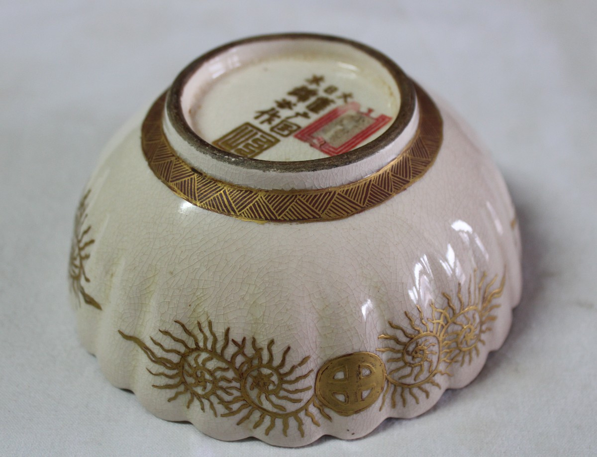 PICCOLA CIOTOLA POLILOBATA IN CERAMICA SASTUMA, MEIJI PERIODO, FINE DEL XIX SECOLO.-photo-3