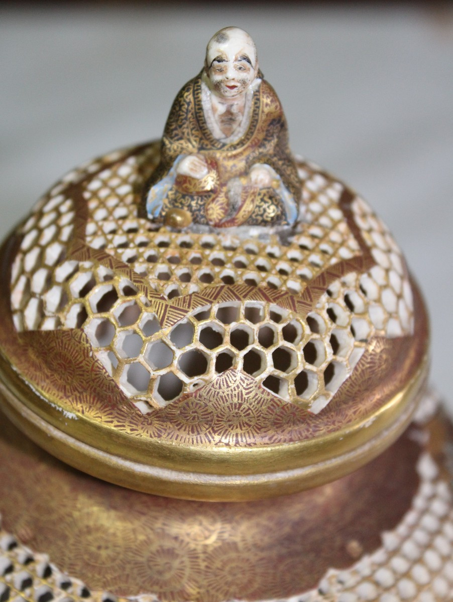 PICCOLO BRUCIA PROFUMI IN CERAMICA SATSUMA, MEIJI PERIODO, FINE DEL XIX SECOLO.-photo-3