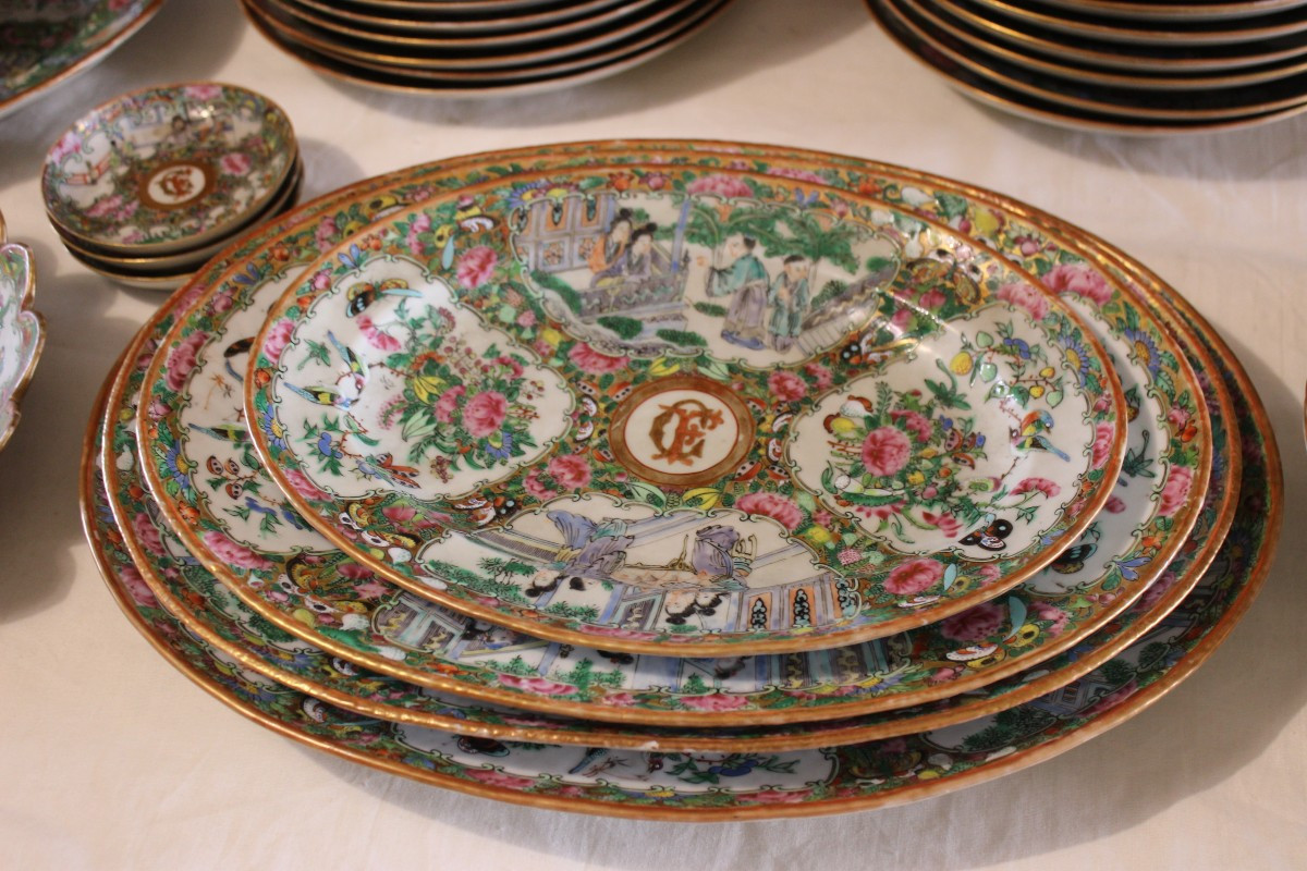 GRANDE SERVIZIO DA PRANZO IN PORCELLANA CINESE CANTON, XIX SECOLO, DI 112 PEZZI.-photo-6