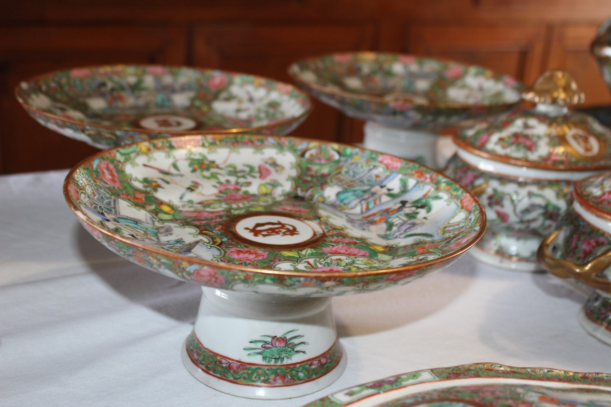 GRANDE SERVIZIO DA PRANZO IN PORCELLANA CINESE CANTON, XIX SECOLO, DI 112 PEZZI.-photo-7