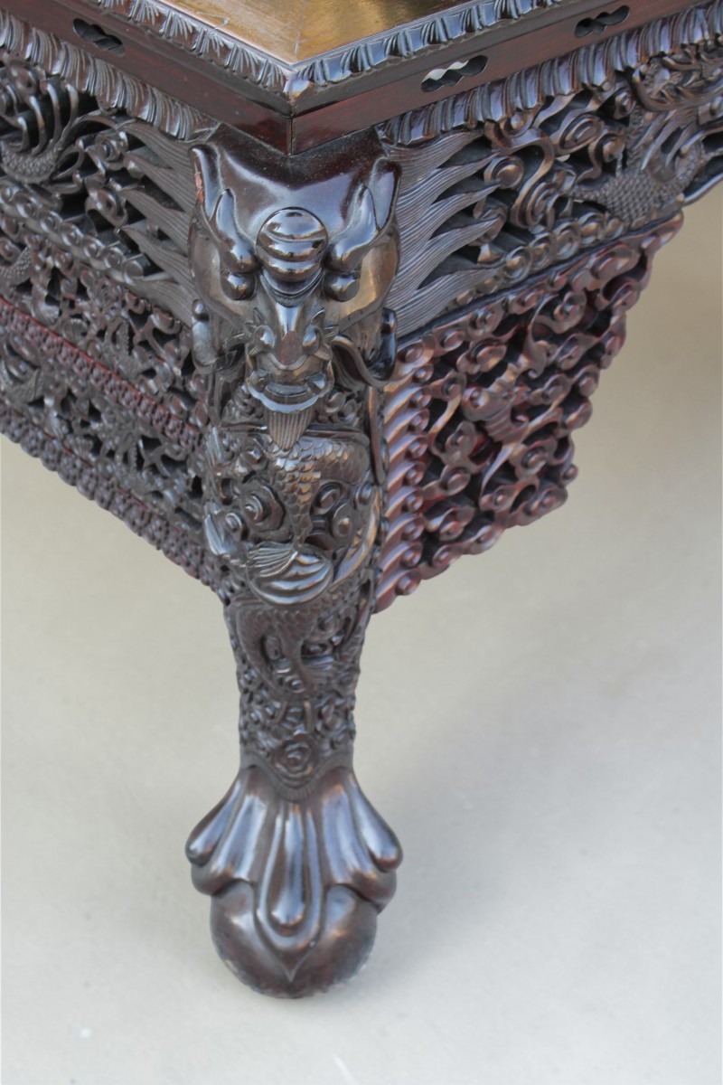 GRANDE SCRIVANIA CINESE IN LEGNO DURO INTAGLIATO, FINE DEL XIX SECOLO.-photo-2