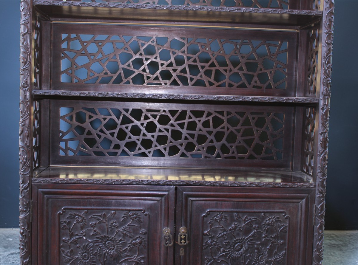 ETAGERE CINESE IN LEGNO DURO INTAGLIATO, DINASTIA QING, XIX SECOLO.-photo-3
