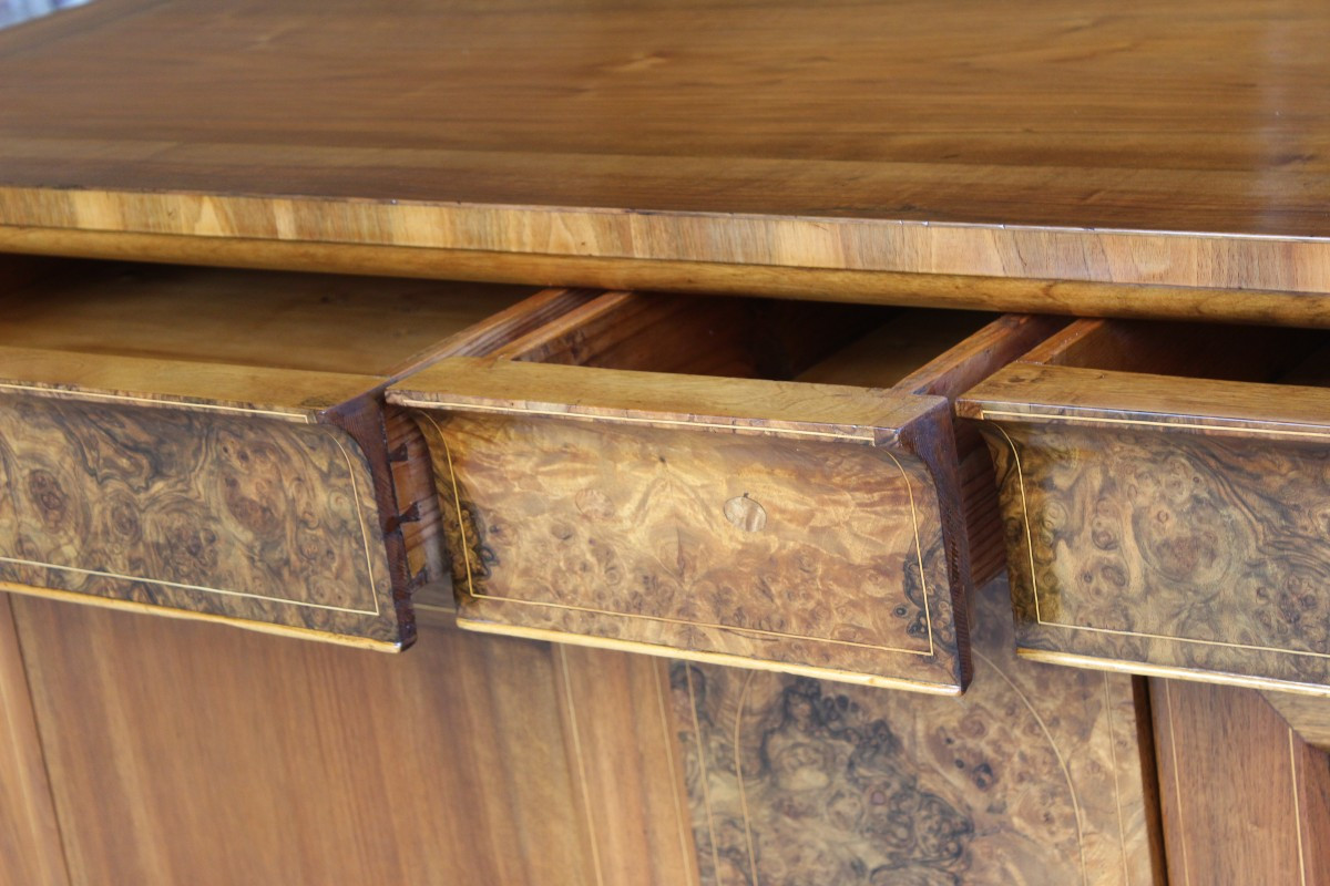 GRANDE CREDENZA CAPPUCCINA DI EPOCA  CARLO X (1830 CIRCA), IN NOCE E RADICA, XIX SECOLO.-photo-5