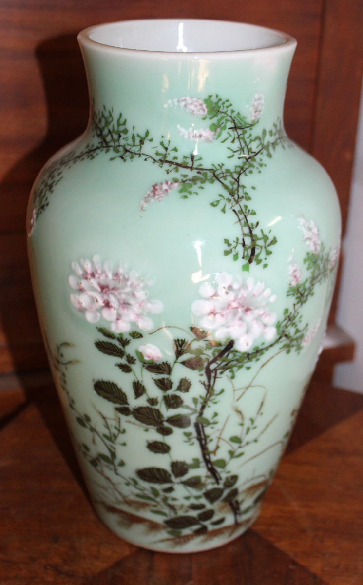 VASO GIAPPONESE SETO, IN PORCELLANA CELADON, MEIJI PERIODO, FINE DEL XIX SECOLO.