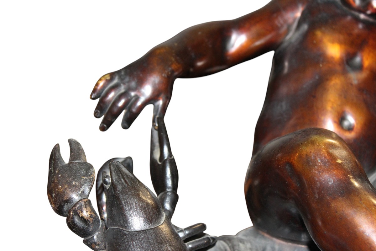 SCULTURA IN BRONZO DA PIGALLE, "BAMBINO PIZZICATO DALLA CHELA DI UN GAMBERO", FINE XIX SECOLO.-photo-1