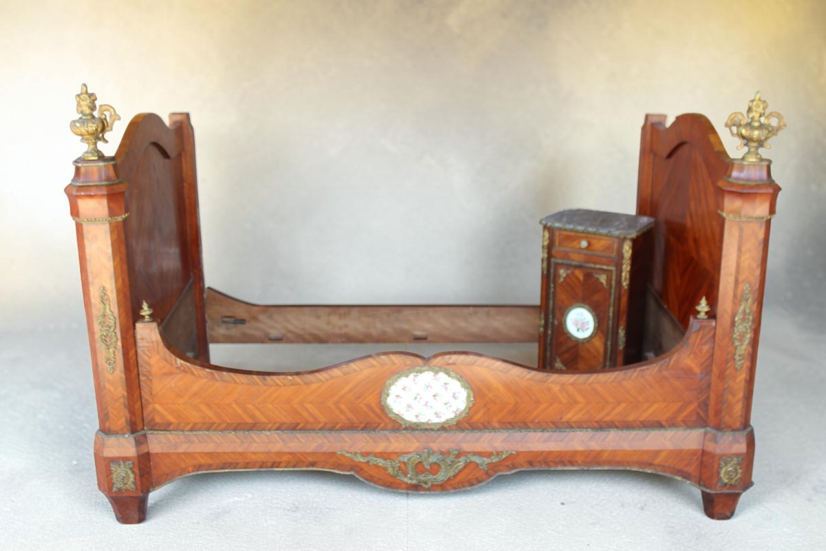 CAMERA DA LETTO DI EPOCA NAPOLEONE III CON PLACCHE IN PORCELLANA DI SEVRES, XIX SECOLO.-photo-3