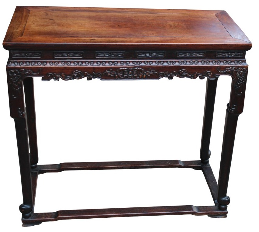 TAVOLINO CONSOLLE CINESE IN LEGNO DURO INTAGLIATO, DINASTIA QING, XIX SECOLO.
