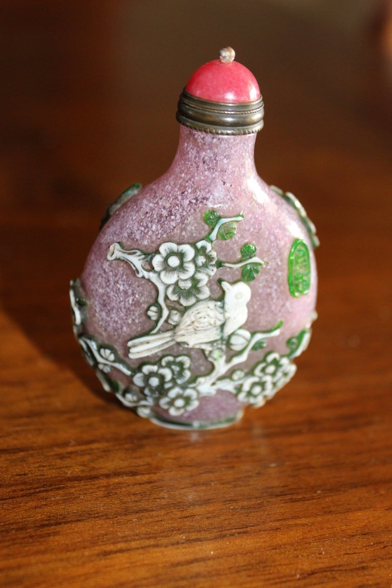 Tabatiere Chinois (snuff Bottle) En Verre Sculptè à Deux Coleurs Fine XIX Siecle-photo-2