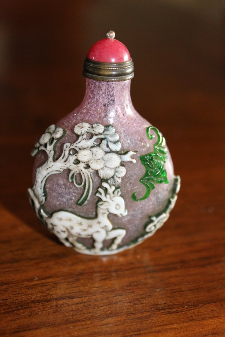 Tabatiere Chinois (snuff Bottle) En Verre Sculptè à Deux Coleurs Fine XIX Siecle